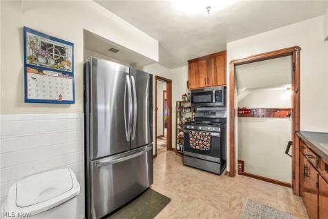 6311 Laverne Avenue Parma OH 44129