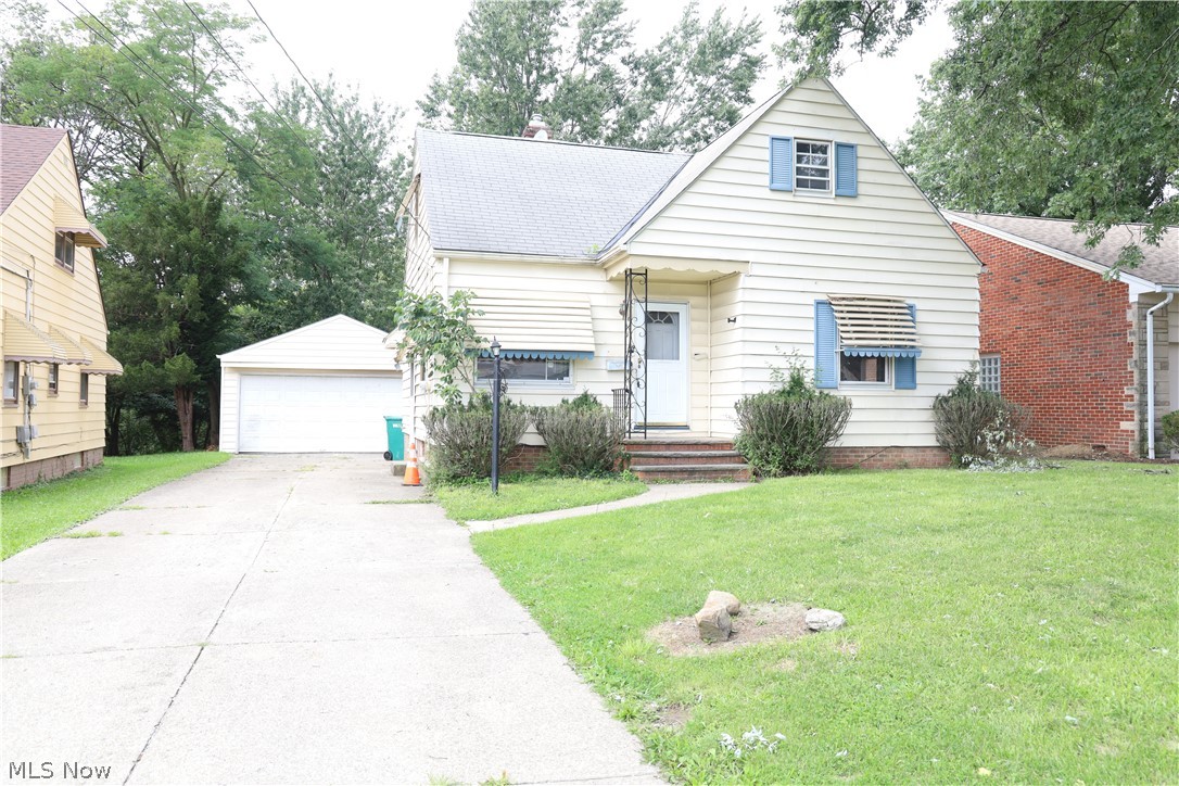18613 Harlan Dr. Drive Maple Heights OH 44137