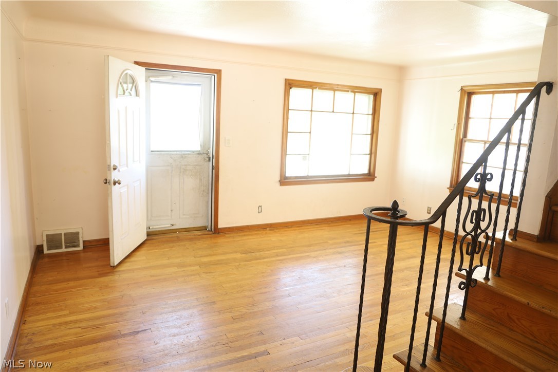 18613 Harlan Dr. Drive Maple Heights OH 44137