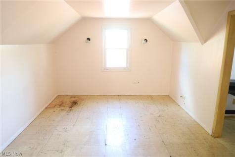 18613 Harlan Dr. Drive Maple Heights OH 44137