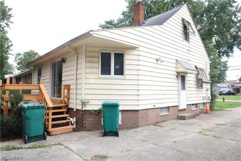 18613 Harlan Dr. Drive Maple Heights OH 44137