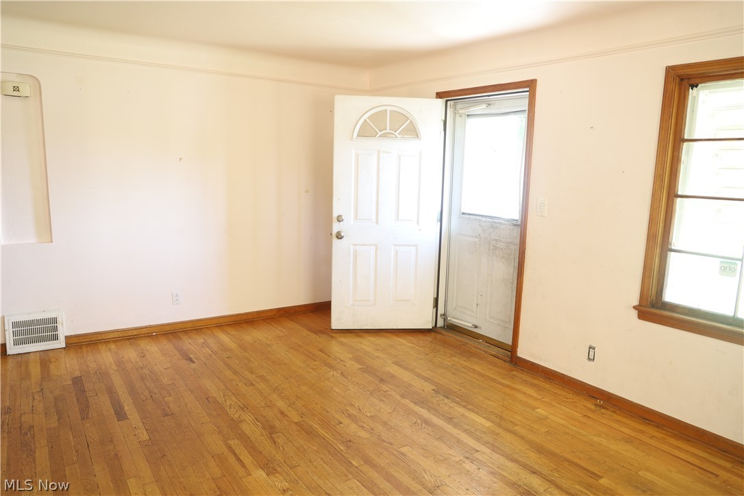18613 Harlan Dr. Drive Maple Heights OH 44137
