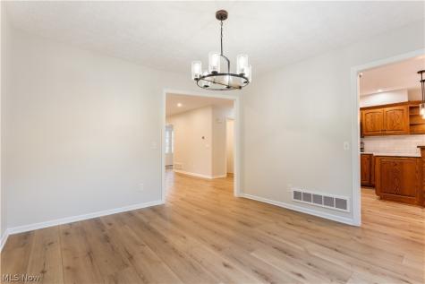 5944 University Heights Circle NW North Canton OH 44720