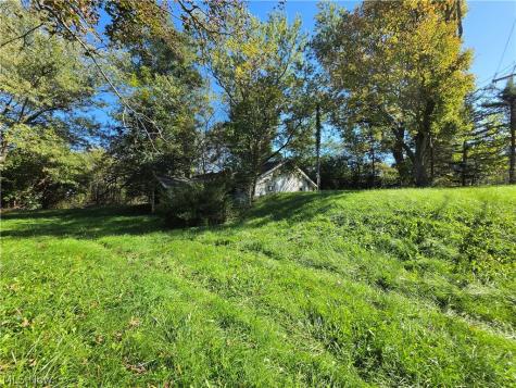 3222 Trump Avenue SE Canton OH 44707