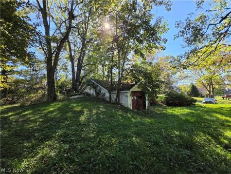 3222 Trump Avenue SE Canton OH 44707