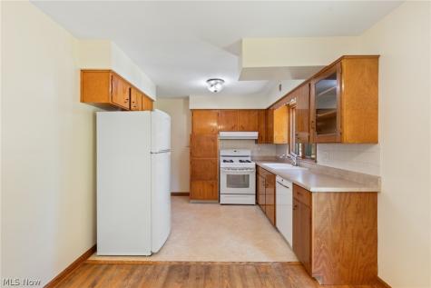 5675 Myers Road New Franklin OH 44319