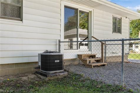 5675 Myers Road New Franklin OH 44319