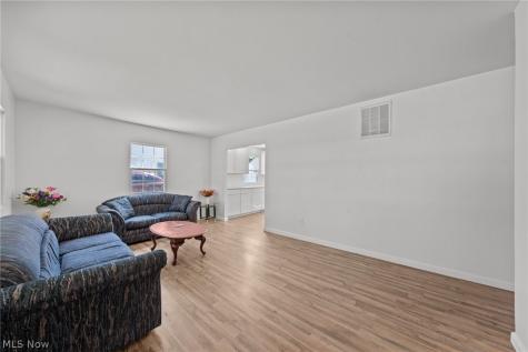 4147 Black River Circle Lorain OH 44055