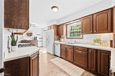 2338 Plymouth Lane Cuyahoga Falls OH 44221
