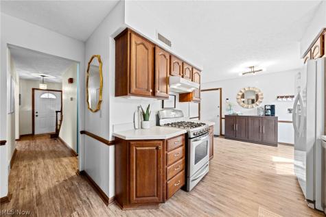 2338 Plymouth Lane Cuyahoga Falls OH 44221