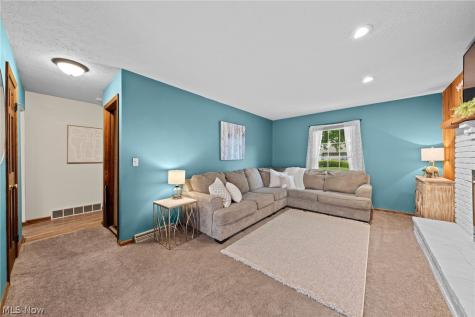 2338 Plymouth Lane Cuyahoga Falls OH 44221