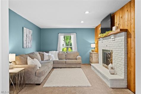 2338 Plymouth Lane Cuyahoga Falls OH 44221