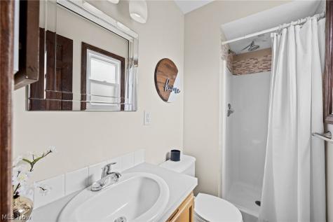 2338 Plymouth Lane Cuyahoga Falls OH 44221