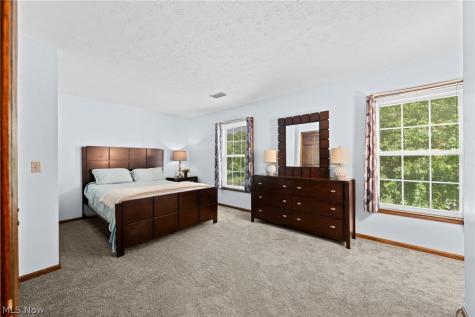 2338 Plymouth Lane Cuyahoga Falls OH 44221