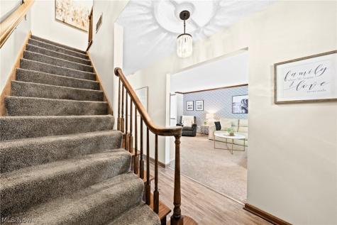 2338 Plymouth Lane Cuyahoga Falls OH 44221