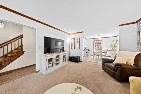 2338 Plymouth Lane Cuyahoga Falls OH 44221