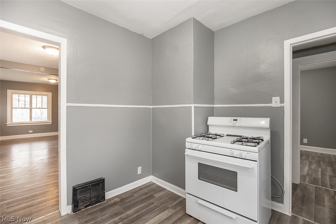 7915 Vineyard Avenue Cleveland OH 44105
