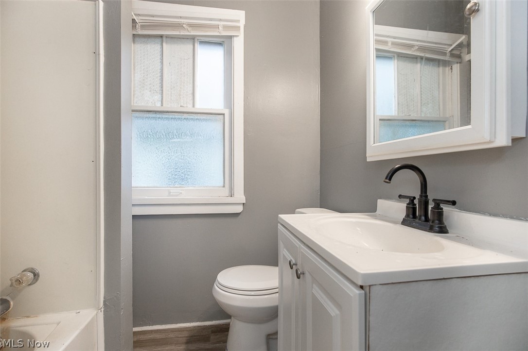 7915 Vineyard Avenue Cleveland OH 44105