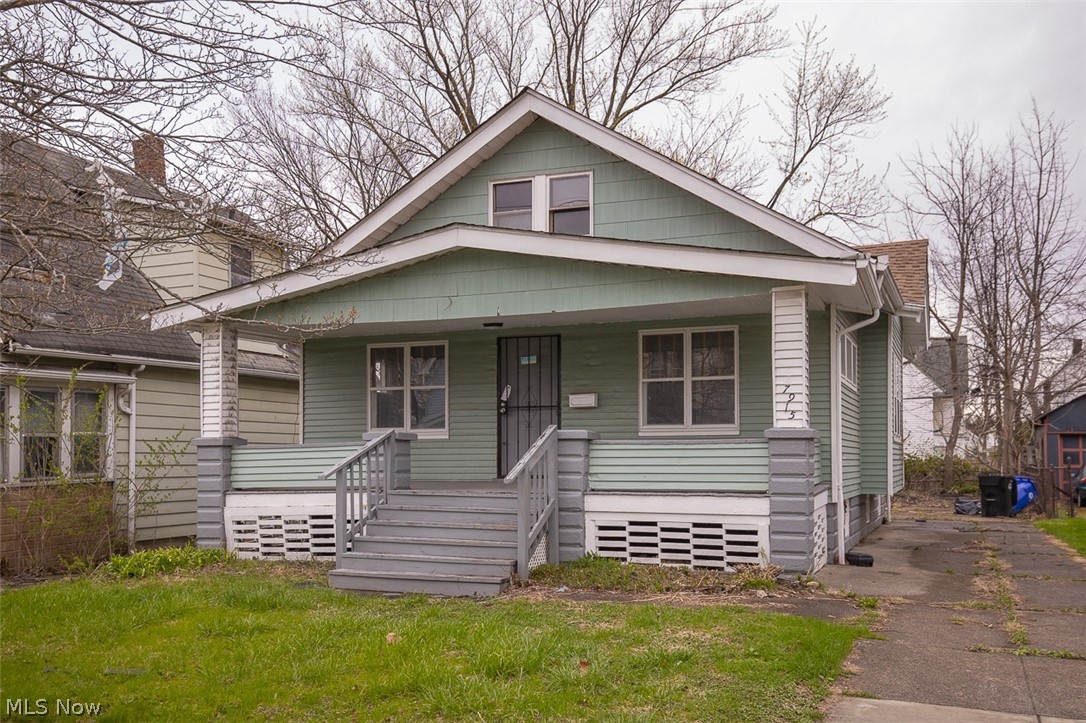 7915 Vineyard Avenue Cleveland OH 44105