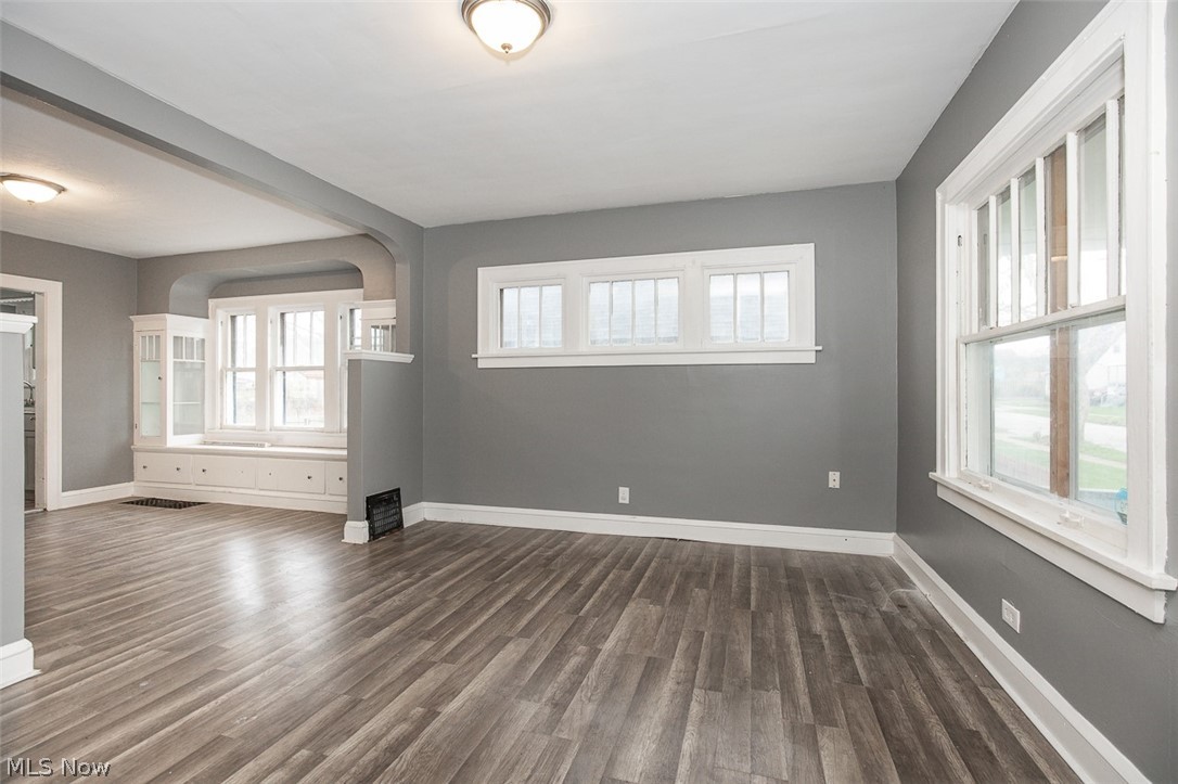 7915 Vineyard Avenue Cleveland OH 44105