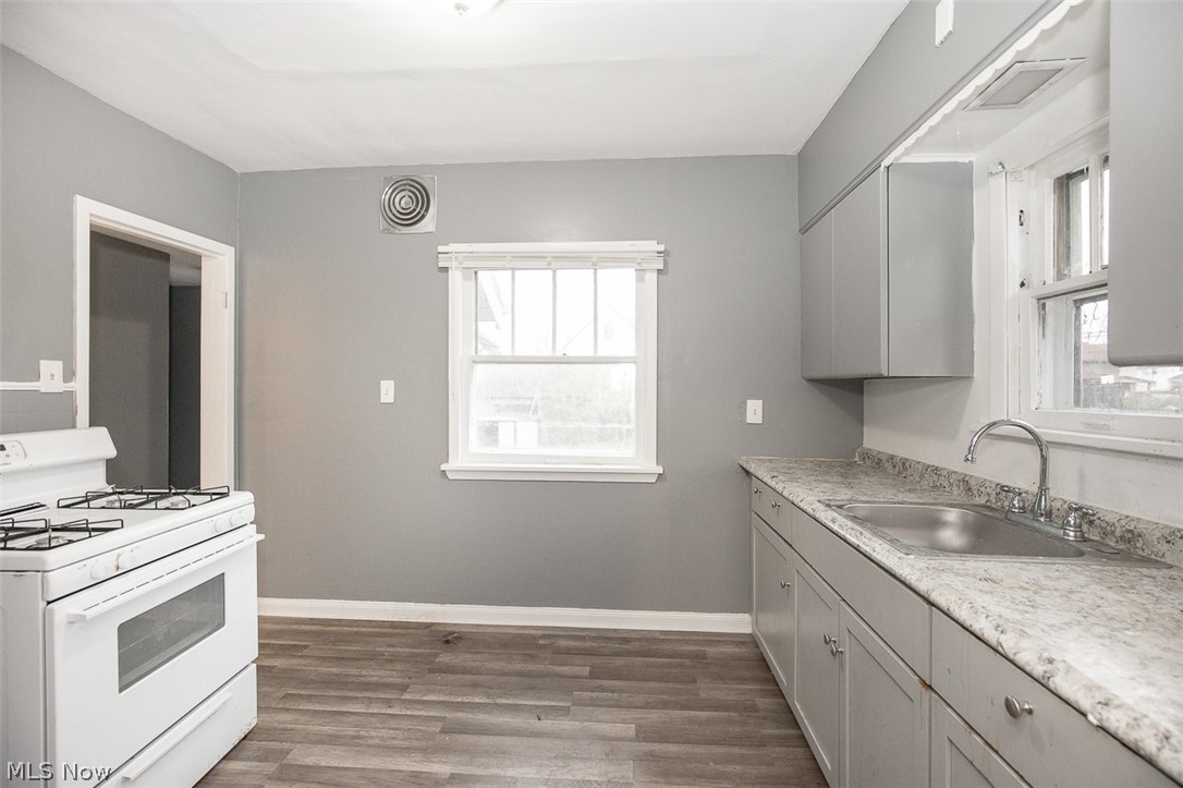 7915 Vineyard Avenue Cleveland OH 44105