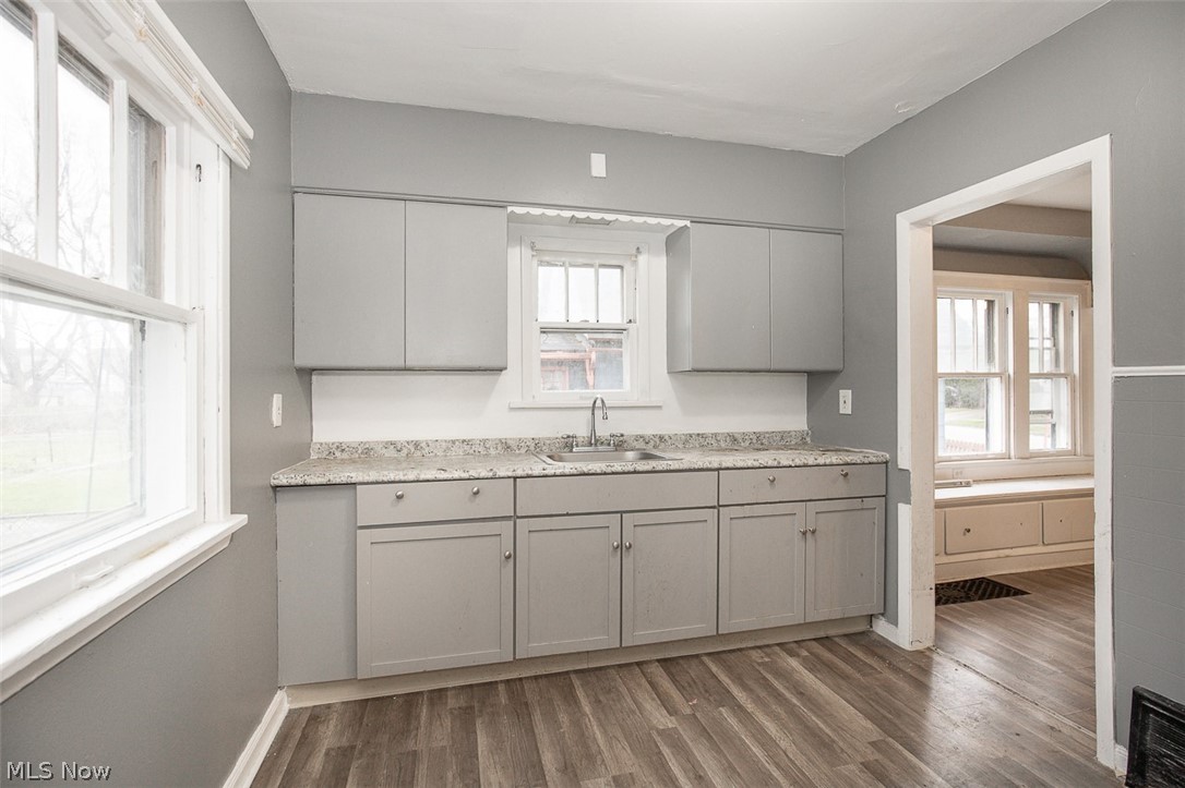 7915 Vineyard Avenue Cleveland OH 44105