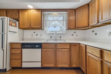 5178 W 151st Street Brook Park OH 44142