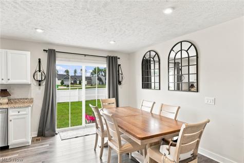 1018 Sunrise Way Lakemore OH 44312