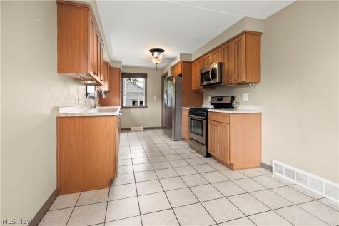 154 E Main Street Amherst OH 44001