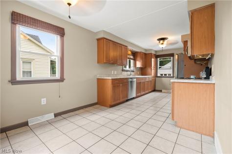 154 E Main Street Amherst OH 44001