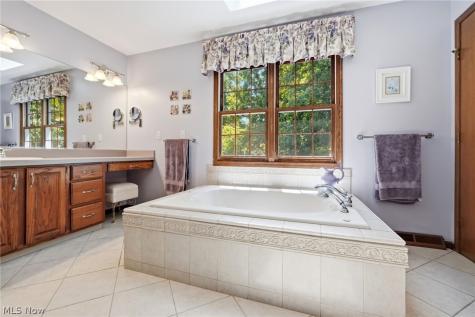 30911 Riviera Lane Westlake OH 44145