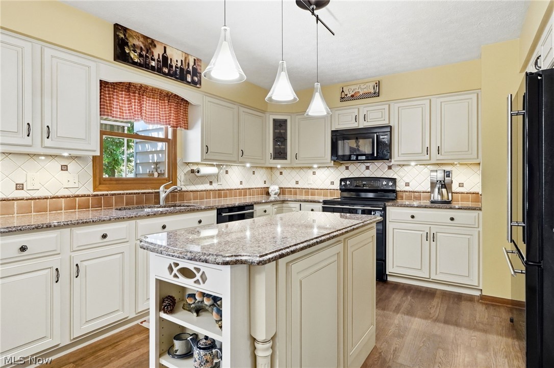 30911 Riviera Lane Westlake OH 44145