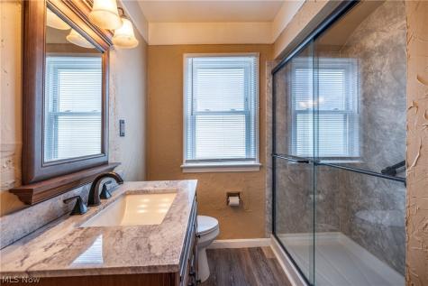 1303 Dartmoor Avenue Parma OH 44134