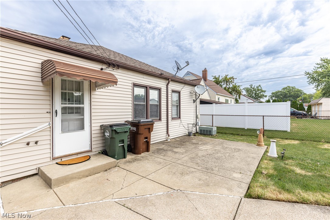 1303 Dartmoor Avenue Parma OH 44134