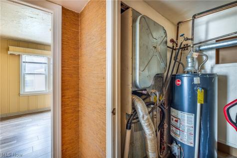 1303 Dartmoor Avenue Parma OH 44134