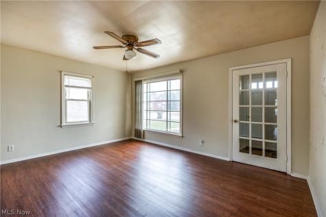 1303 Dartmoor Avenue Parma OH 44134
