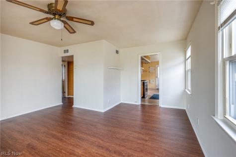 1303 Dartmoor Avenue Parma OH 44134