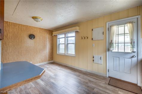 1303 Dartmoor Avenue Parma OH 44134
