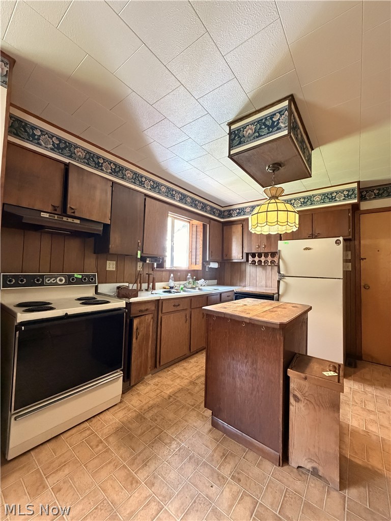 685 E Main Street East Palestine OH 44413
