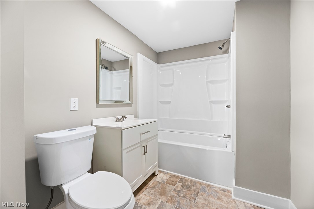 677 Eastland Avenue Akron OH 44305