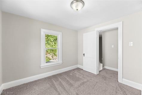 677 Eastland Avenue Akron OH 44305