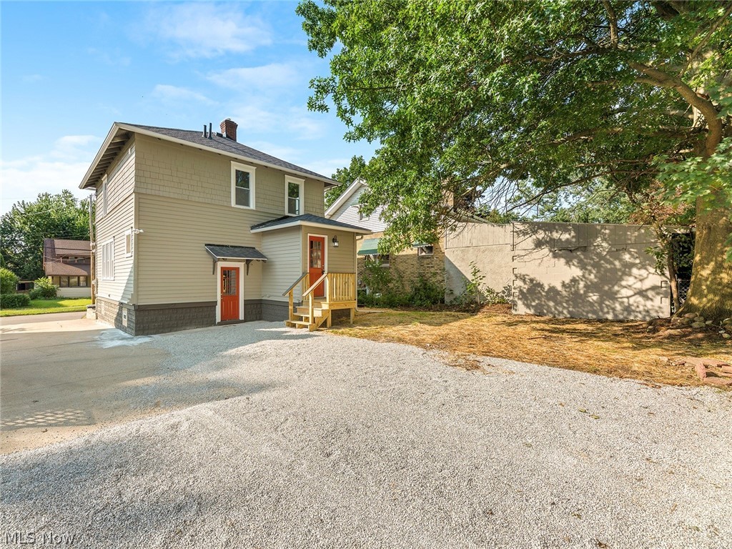 677 Eastland Avenue Akron OH 44305