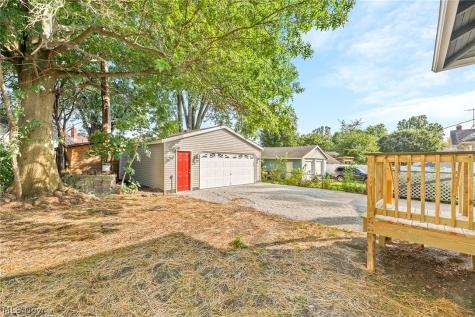 677 Eastland Avenue Akron OH 44305