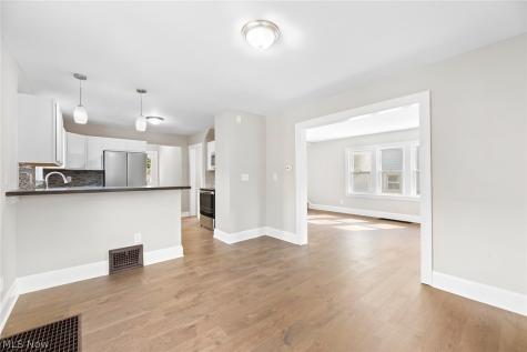 677 Eastland Avenue Akron OH 44305