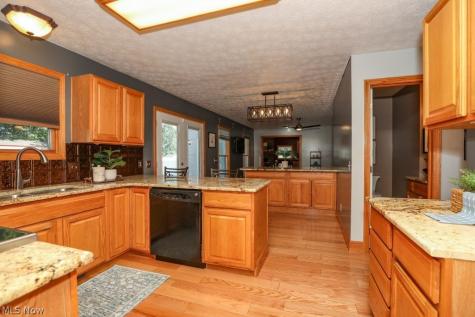 2533 Acorn Avenue Ravenna OH 44266