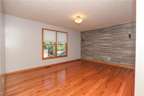 2533 Acorn Avenue Ravenna OH 44266