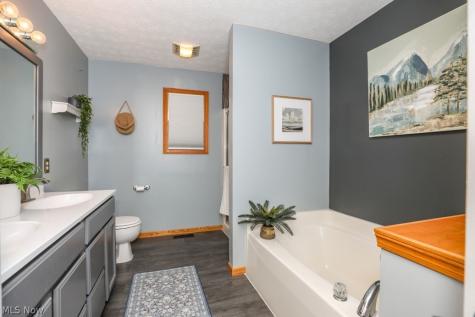 2533 Acorn Avenue Ravenna OH 44266