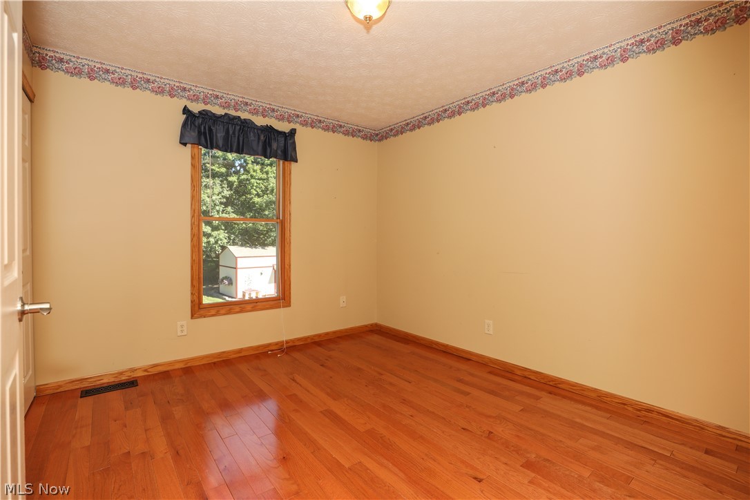 2533 Acorn Avenue Ravenna OH 44266