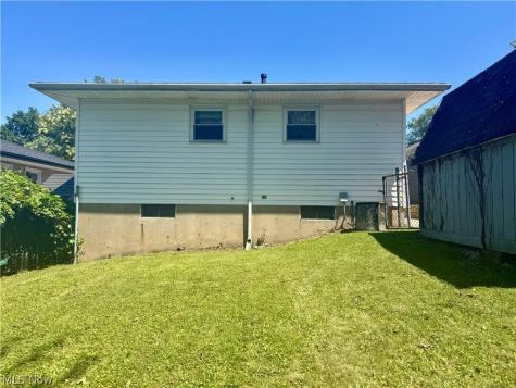 386 Fulmer Avenue Akron OH 44312