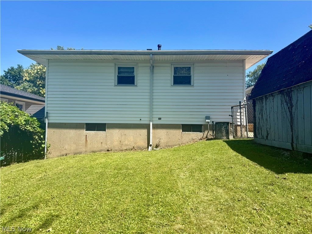 386 Fulmer Avenue Akron OH 44312